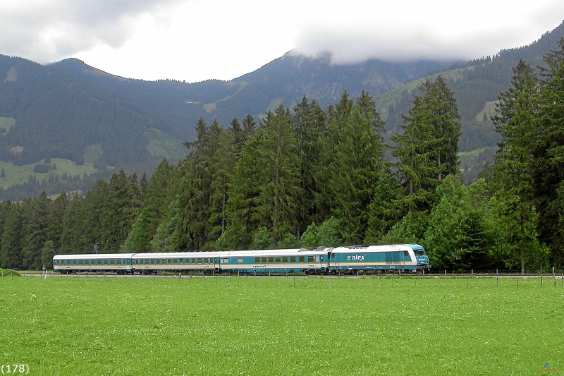 Bahn 178.jpg - ALX 39956 ist ein InterRegio und kommt aus München. Immer dabei der alextreff, ein Bordbistro.